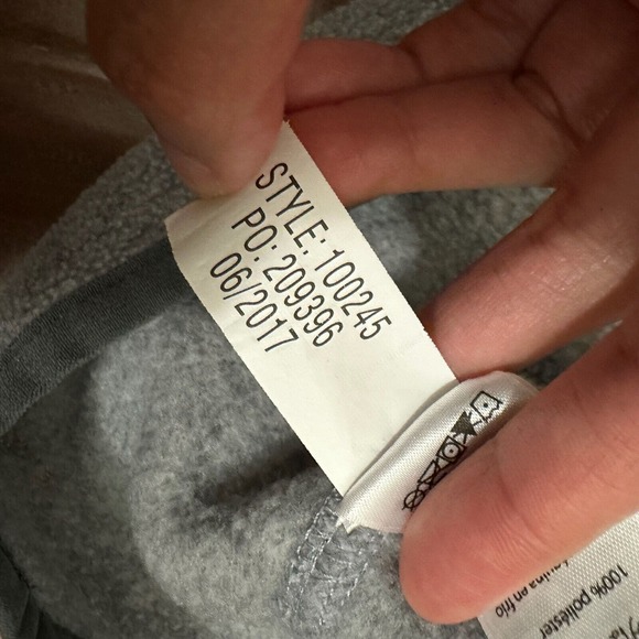 VINEYARD VINES Snap Placket Fleece Pullover in Gray Heather - Picture 8 of 9